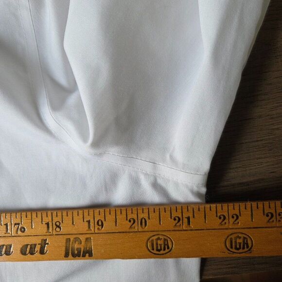 EUC CALVIN KLEIN WHITE WITH GOLD BUTTONS BUTTON DOWN SHIRT SIZE LARGE WOMEN - Picture 12 of 13